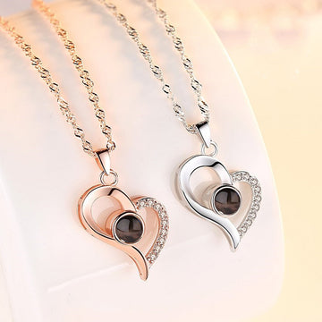 Personalized Love Heart-shaped Projection Necklace